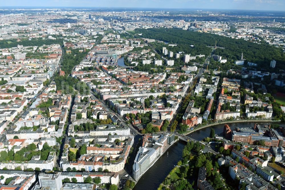 Berlin aus der Vogelperspektive: Büro- und Geschäftshaus- Ensemble Spree-Forum in Alt- Moabit in Berlin, Deutschland