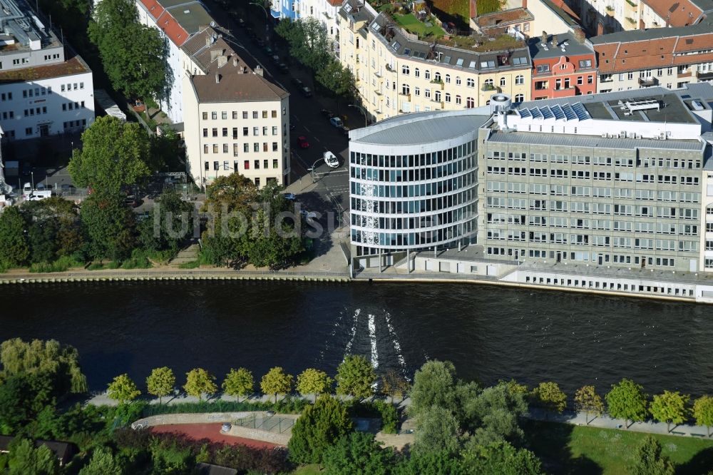 Berlin von oben - Büro- und Geschäftshaus- Ensemble Spree-Forum in Alt- Moabit in Berlin, Deutschland