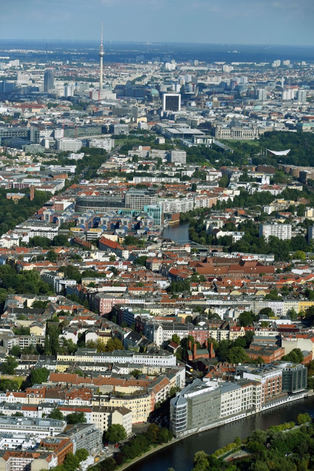 Luftaufnahme Berlin - Büro- und Geschäftshaus- Ensemble Spree-Forum in Alt- Moabit in Berlin, Deutschland