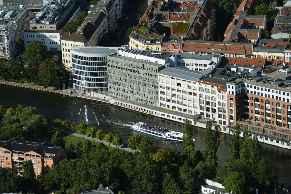 Berlin von oben - Büro- und Geschäftshaus- Ensemble Spree-Forum in Alt- Moabit in Berlin, Deutschland