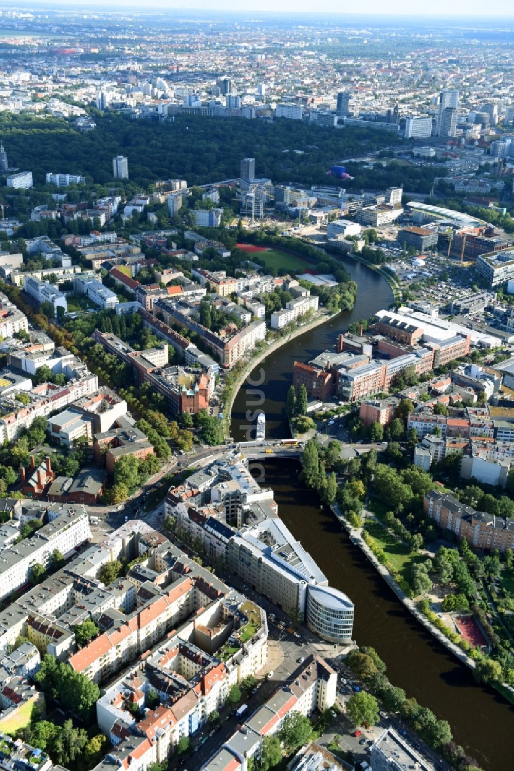 Luftaufnahme Berlin - Büro- und Geschäftshaus- Ensemble Spree-Forum in Alt- Moabit in Berlin, Deutschland