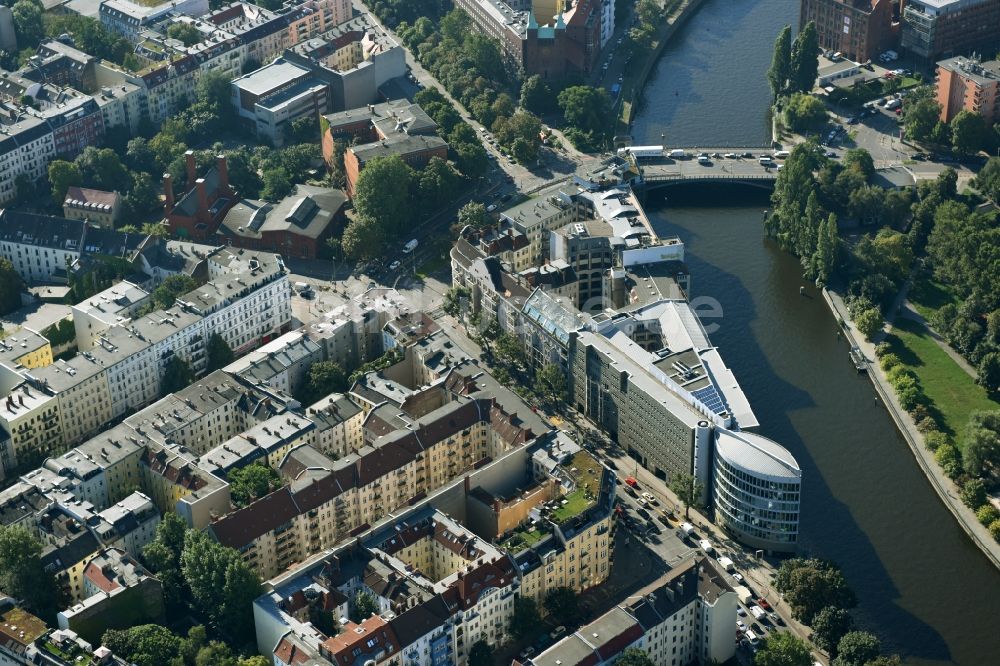 Luftaufnahme Berlin - Büro- und Geschäftshaus- Ensemble Spree-Forum in Alt-Moabtit in Berlin, Deutschland