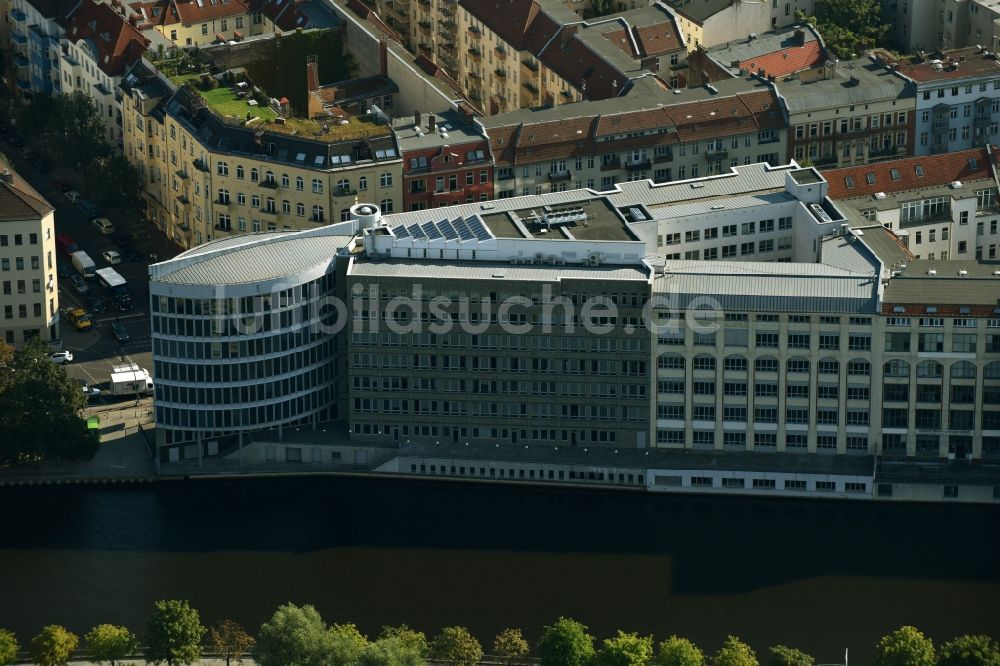 Berlin von oben - Büro- und Geschäftshaus- Ensemble Spree-Forum in Alt-Moabtit in Berlin, Deutschland