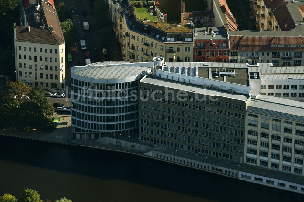 Luftbild Berlin - Büro- und Geschäftshaus- Ensemble Spree-Forum in Alt-Moabtit in Berlin, Deutschland