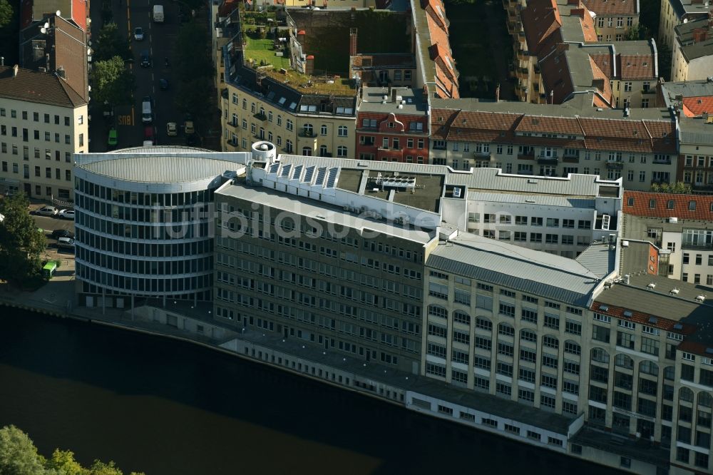 Berlin von oben - Büro- und Geschäftshaus- Ensemble Spree-Forum in Alt-Moabtit in Berlin, Deutschland