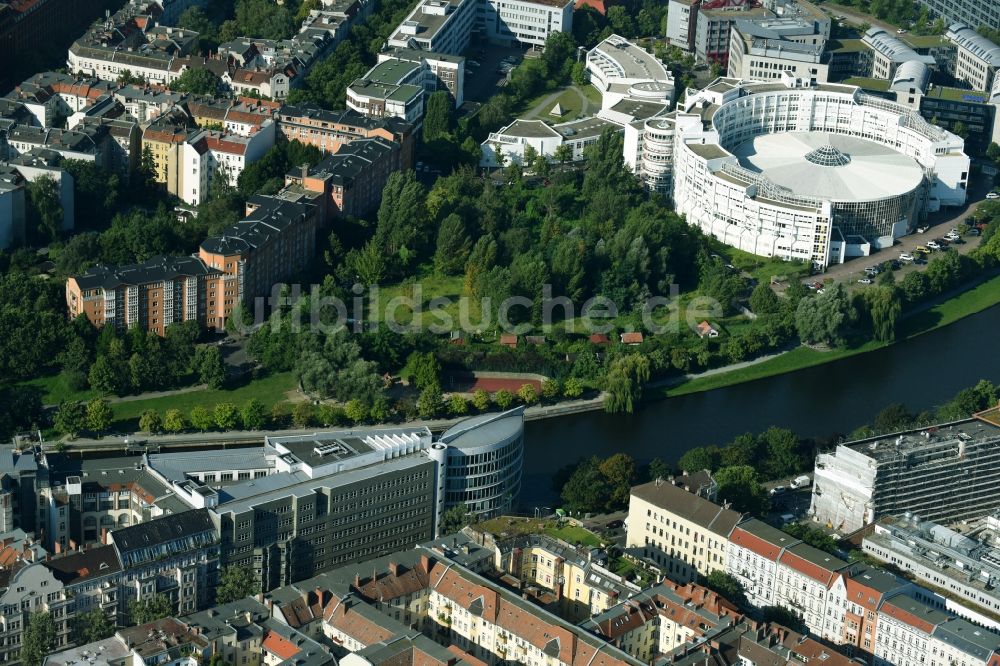 Luftbild Berlin - Büro- und Geschäftshaus- Ensemble Spree-Forum in Alt-Moabtit in Berlin, Deutschland