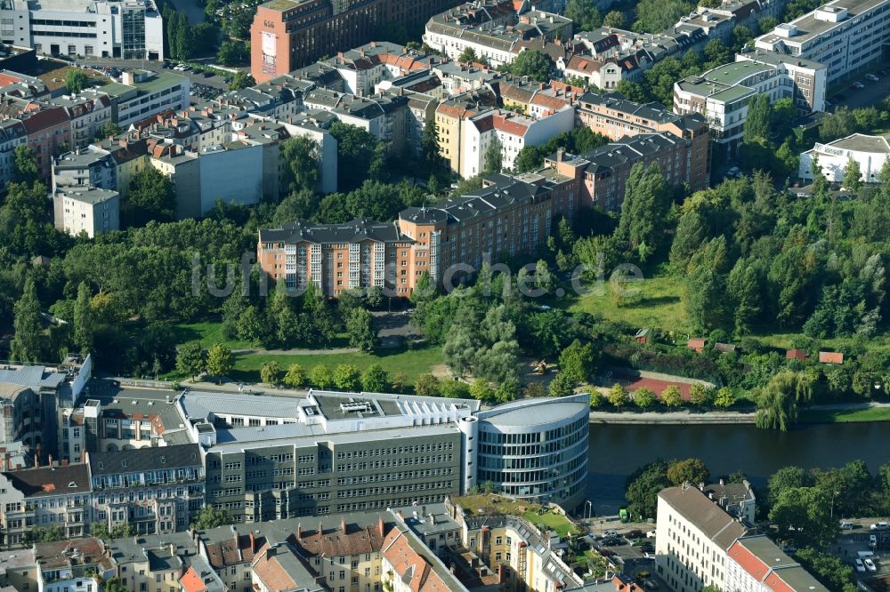 Luftaufnahme Berlin - Büro- und Geschäftshaus- Ensemble Spree-Forum in Alt-Moabtit in Berlin, Deutschland