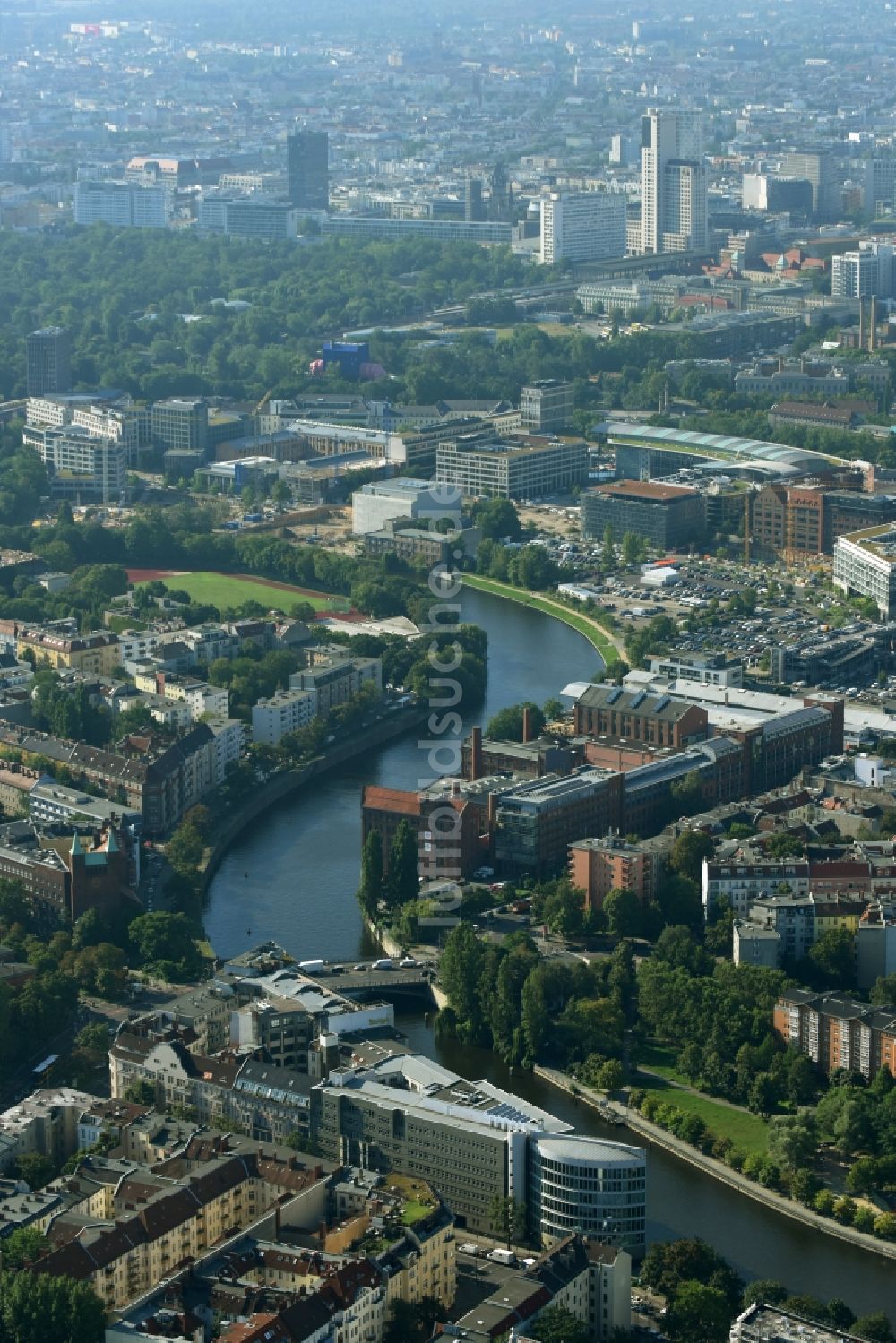 Berlin von oben - Büro- und Geschäftshaus- Ensemble Spree-Forum in Alt-Moabtit in Berlin, Deutschland