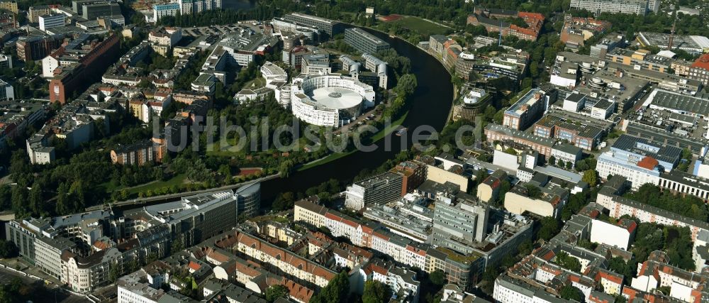 Berlin von oben - Büro- und Geschäftshaus- Ensemble Spree-Forum in Alt-Moabtit in Berlin, Deutschland