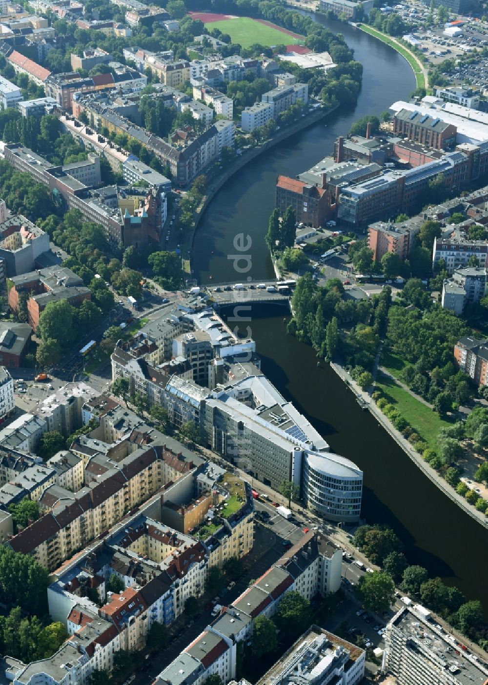 Berlin von oben - Büro- und Geschäftshaus- Ensemble Spree-Forum in Alt-Moabtit in Berlin, Deutschland