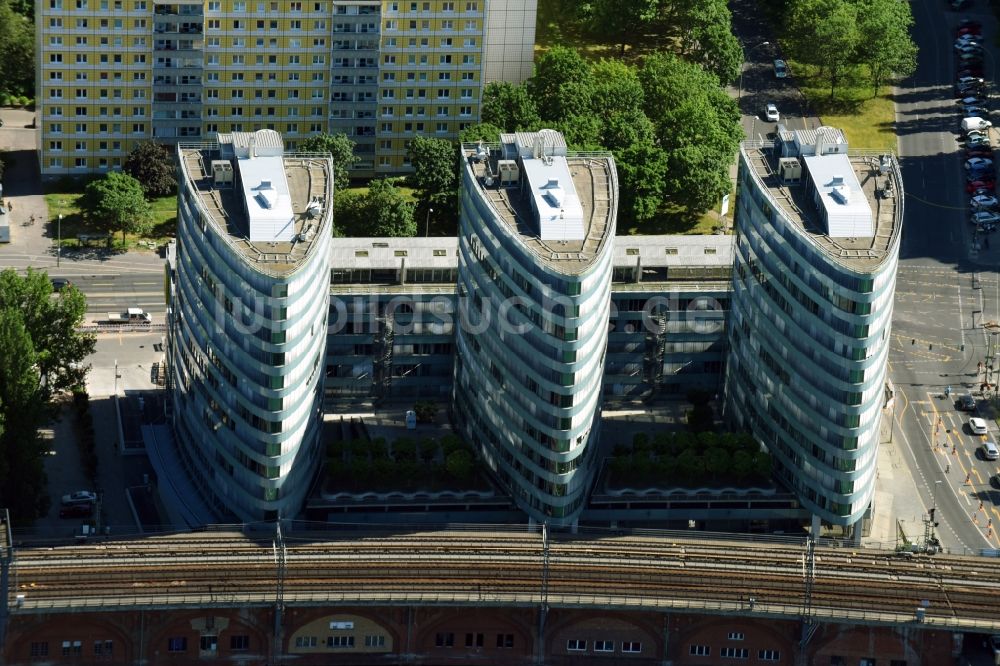 Luftbild Berlin - Büro- und Geschäftshaus- Ensemble Trias an der Holzmarktstraße im Ortsteil Mitte in Berlin, Deutschland