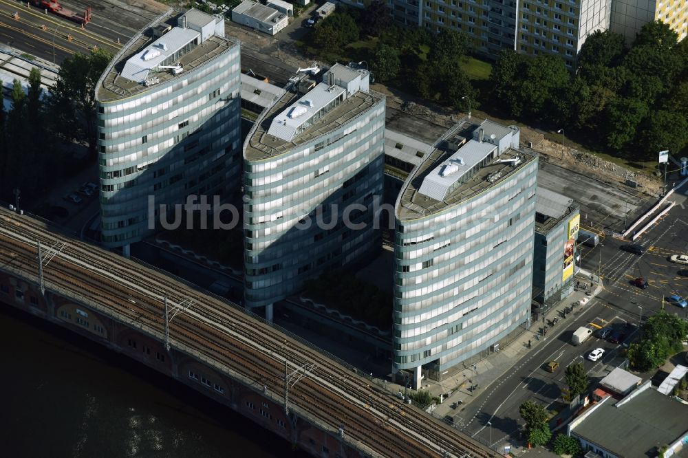 Berlin von oben - Büro- und Geschäftshaus- Ensemble Trias an der Holzmarktstraße im Ortsteil Mitte in Berlin, Deutschland