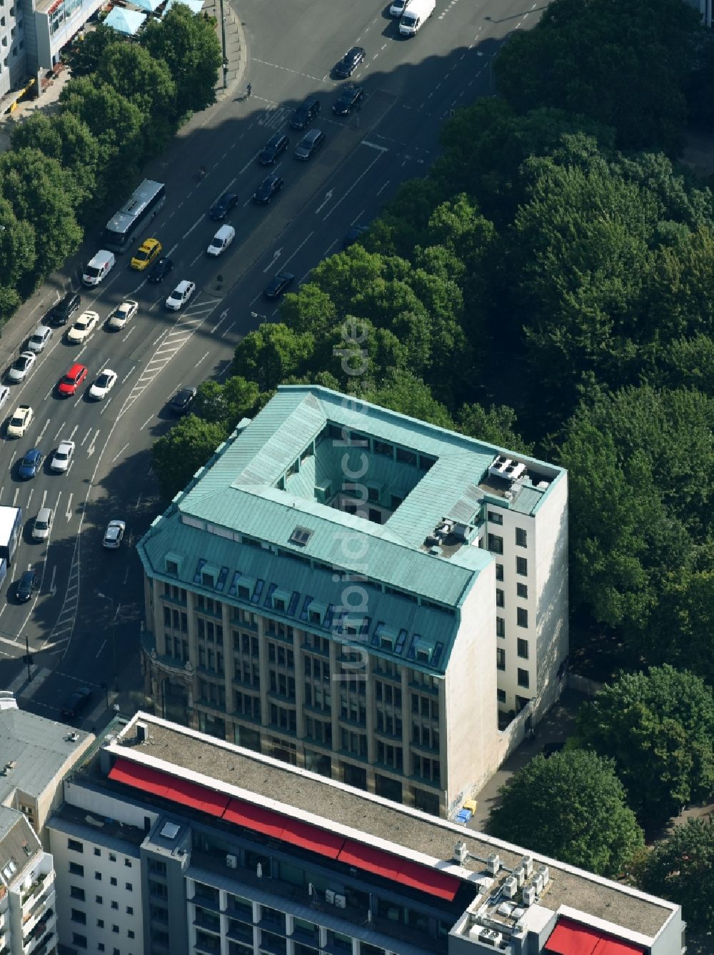 Luftbild Berlin - Büro- und Geschäftshaus- Ensemble Tuteur-Haus im Ortsteil Mitte in Berlin, Deutschland