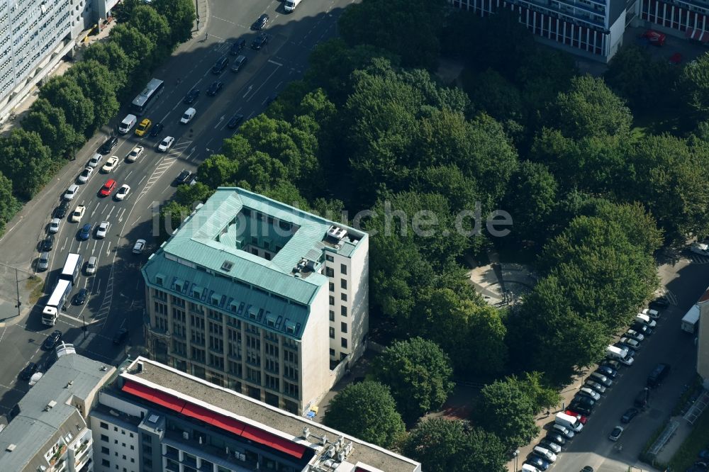 Luftaufnahme Berlin - Büro- und Geschäftshaus- Ensemble Tuteur-Haus im Ortsteil Mitte in Berlin, Deutschland