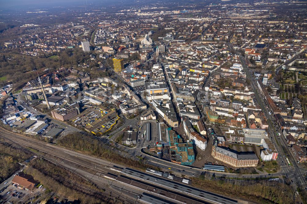 Gelsenkirchen von oben - Büro- und Geschäftshaus- Ensemble zwischen Bahnhofstraße und Bahnhofsvorplatz in Gelsenkirchen im Bundesland Nordrhein-Westfalen, Deutschland