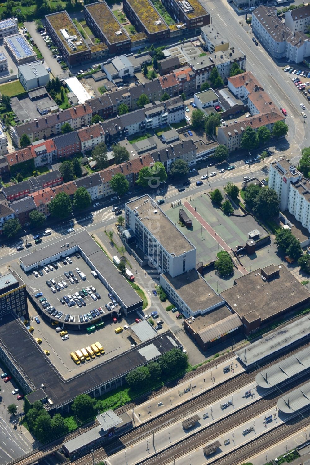 Bochum von oben - Büro- und Geschäftshaus an der Ferdinandstraße 13 am Buddenbergplatz in Bochum im Bundesland Nordrhein-Westfalen