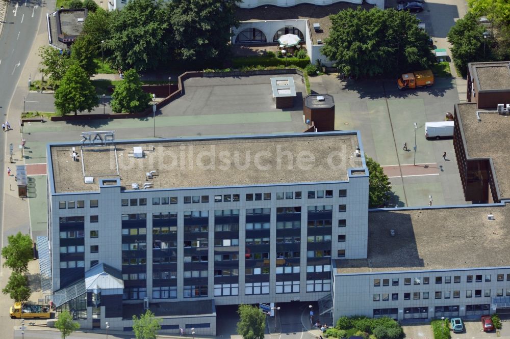 Bochum von oben - Büro- und Geschäftshaus an der Ferdinandstraße 13 am Buddenbergplatz in Bochum im Bundesland Nordrhein-Westfalen