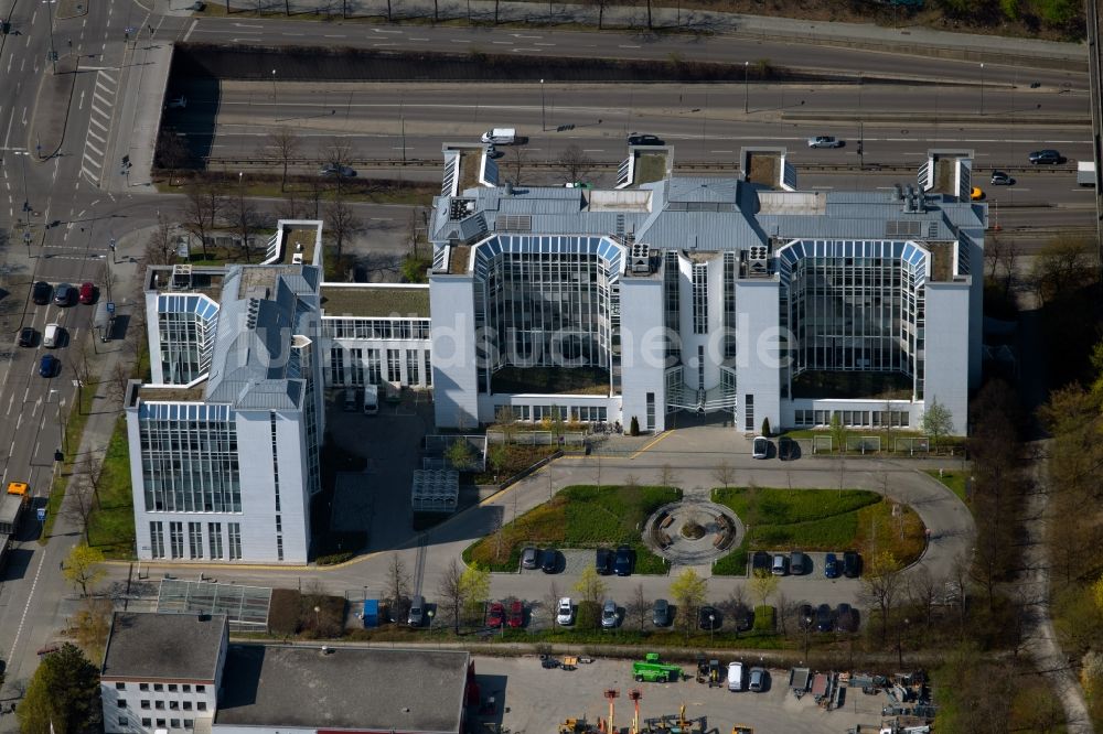 München aus der Vogelperspektive: Büro- und Geschäftshaus an der Hansastraße in München im Bundesland Bayern, Deutschland