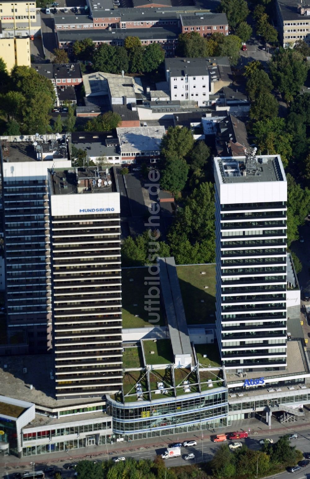 Luftaufnahme Hamburg - Büro- und Geschäftshaus- Hochhäuser Mundsburg Tower am Mundsburg Center in Hamburg