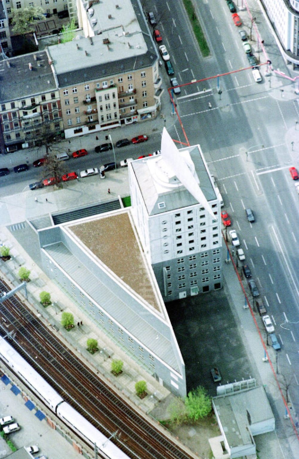 Berlin - Charlottenburg von oben - Büro- und Geschäftshaus Kant Dreieck der Kap Hag an der Fasanenstraße 81 in Berlin-Charlottenburg (10623 Bln.)