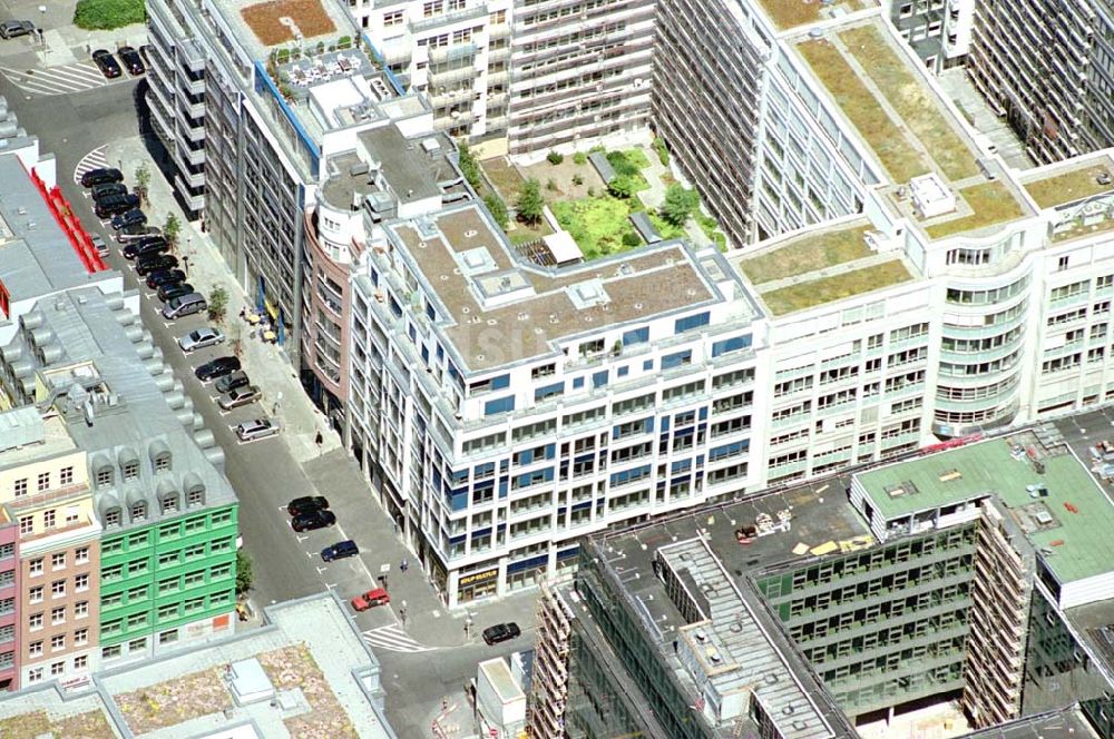 Berlin aus der Vogelperspektive: Büro- und Geschäftshaus Markgrafenstraße 22 in Berlin- Mitte