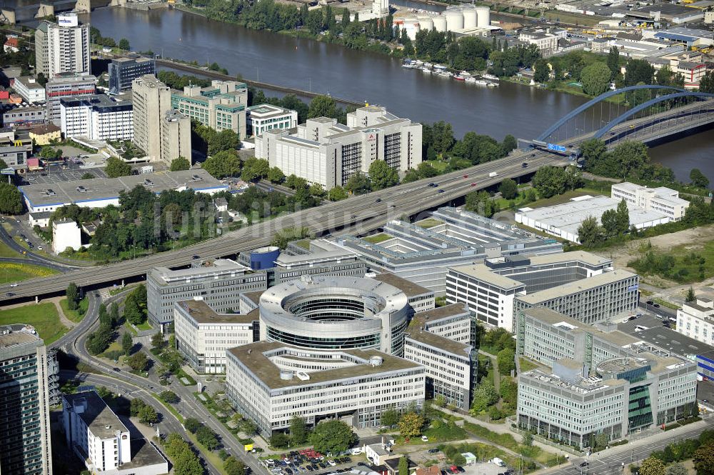 Offenbach von oben - Büro- und Geschäftshaus Omega-Haus in Offenbach