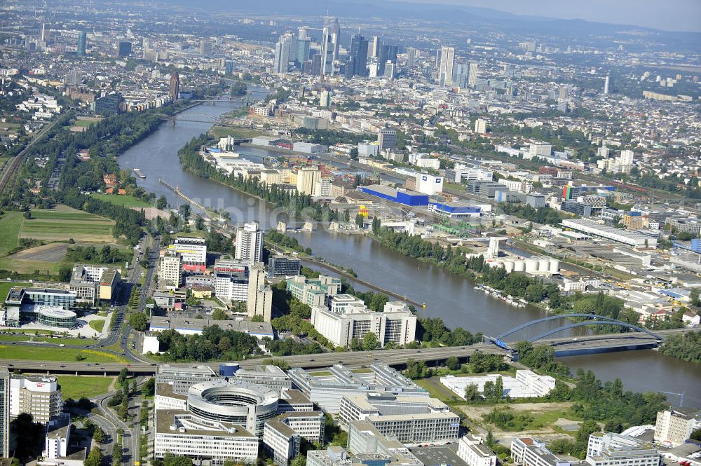 Offenbach aus der Vogelperspektive: Büro- und Geschäftshaus Omega-Haus in Offenbach