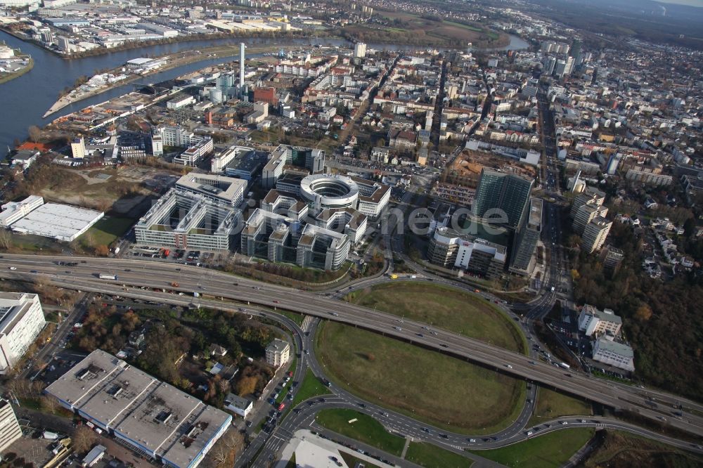 Luftaufnahme Offenbach - Büro- und Geschäftshaus Omega-Haus an der Strahlenbergerstraße in Offenbach im Bundesland Hessen