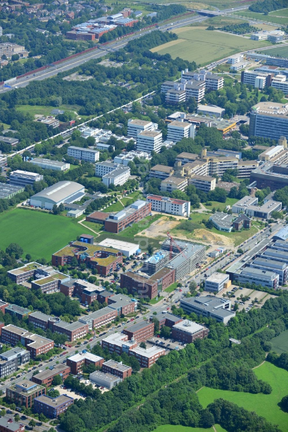 Dortmund aus der Vogelperspektive: Büro- und Geschäftshaus an der Otto-Hahn-Straße im Stadtteil Barop von Dortmund im Bundesland Nordrhein-Westfalen