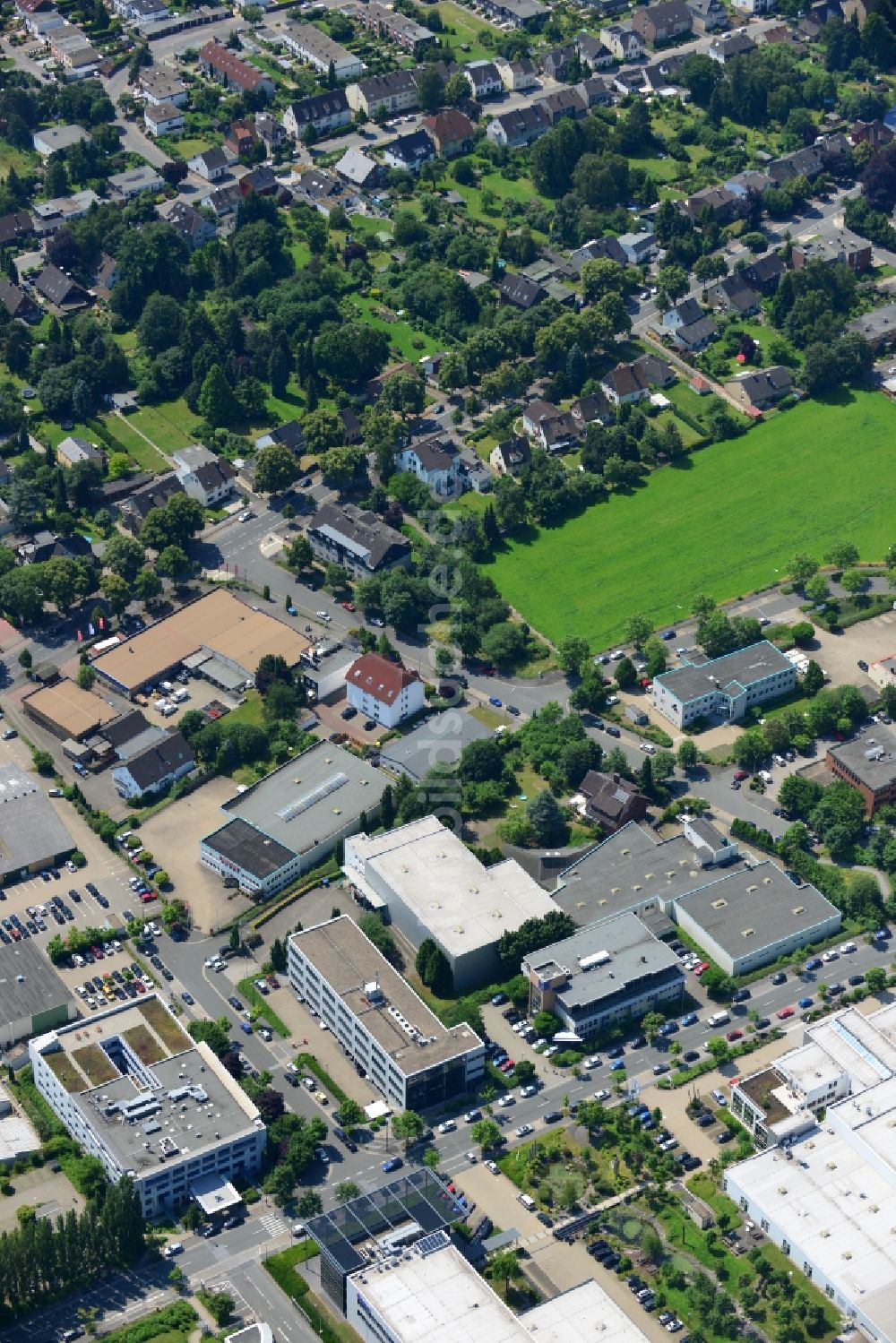 Dortmund von oben - Büro- und Geschäftshaus an der Schleefstraße im Stadtteil Aplerbeck von Dortmund im Bundesland Nordrhein-Westfalen