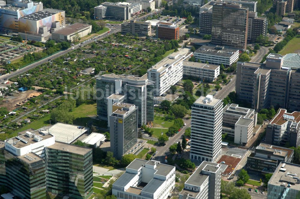 Frankfurt am Main von oben - Büro- und Geschäftshaus Sigma an der Lyoner Straße in Frankfurt-Niederrad