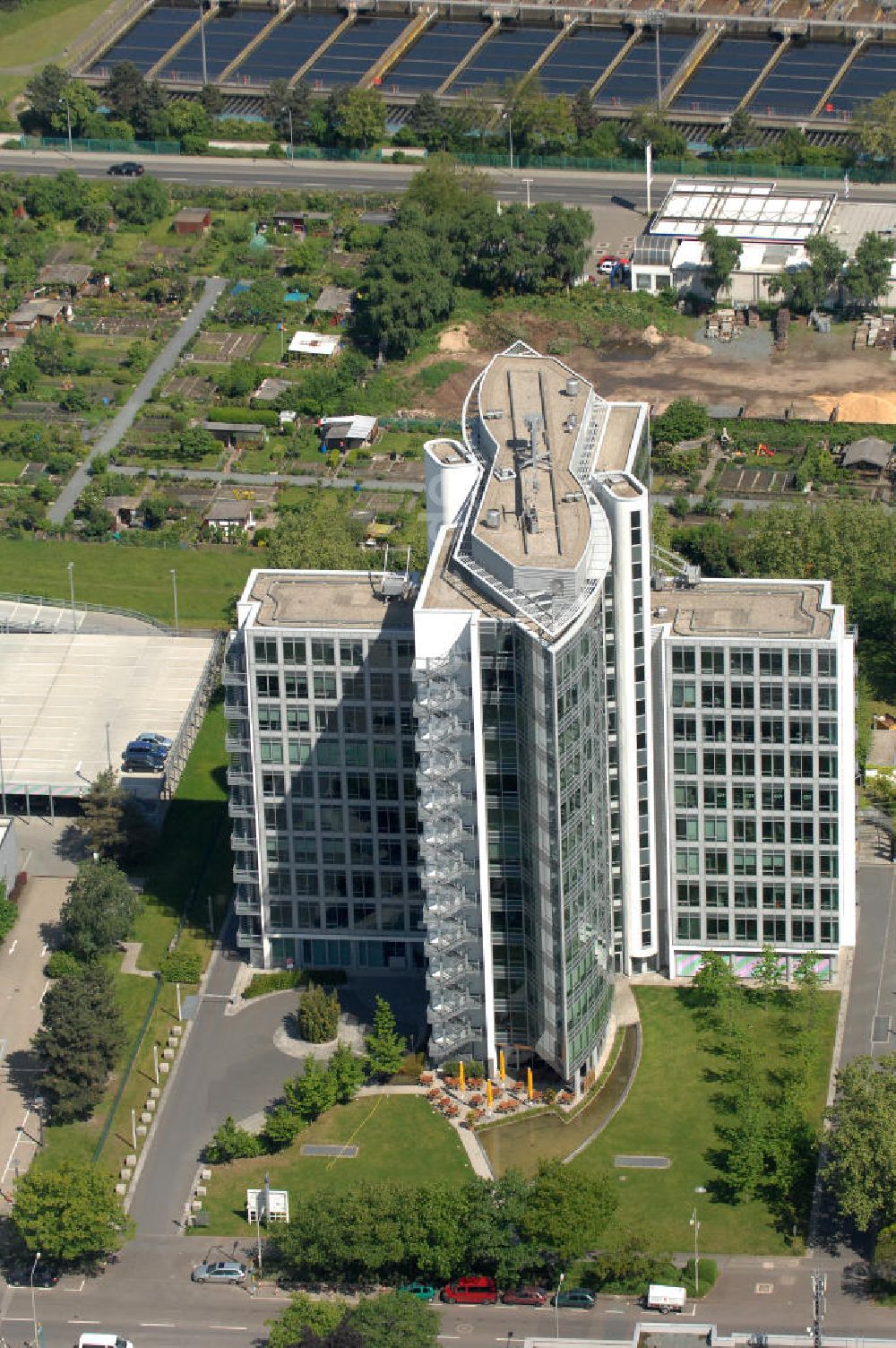 Luftaufnahme Frankfurt am Main - Büro- und Geschäftshaus Sigma an der Lyoner Straße in Frankfurt-Niederrad