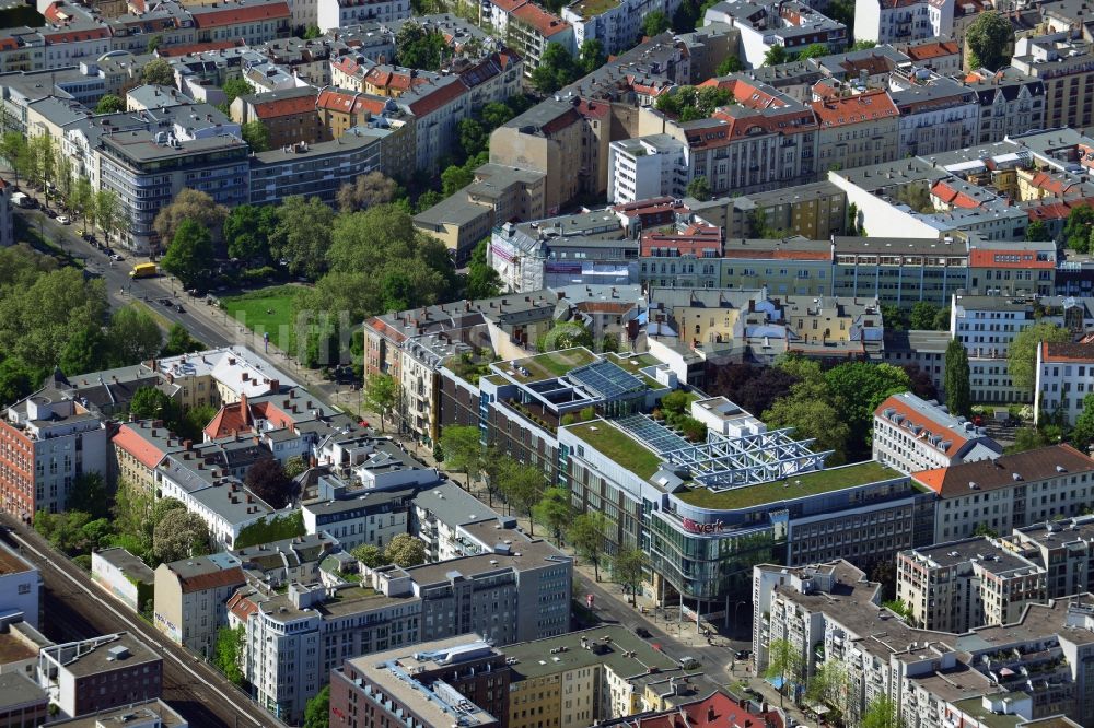 Luftaufnahme Berlin - Büro- und Geschäftshaus stilwerk an der Kantstraße Ecke Uhlandstraße am Savignyplatz in Berlin - Charlottenburg