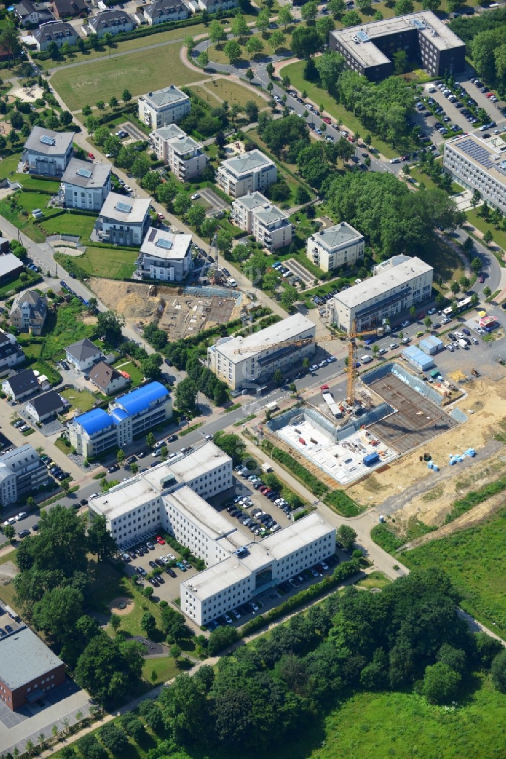 Luftaufnahme Dortmund - Büro- und Geschäftshaus an der Stockumer Allee / Tiranaweg im Stadtteil Schüren-Neu von Dortmund im Bundesland Nordrhein-Westfalen