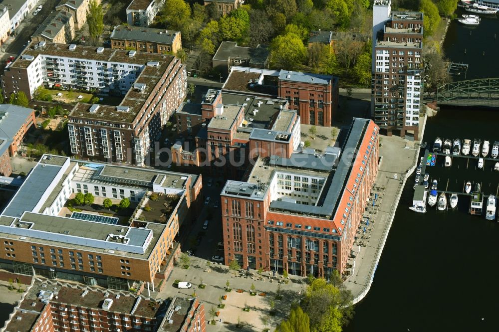 Luftaufnahme Berlin - Büro- und Geschäftshaus Uferpalais im Ortsteil Hakenfelde in Berlin, Deutschland