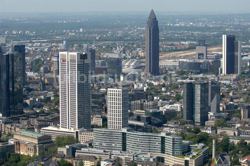 Frankfurt am Main von oben - Büro- und Geschäftshaus Die Welle in Frankfurt / Main