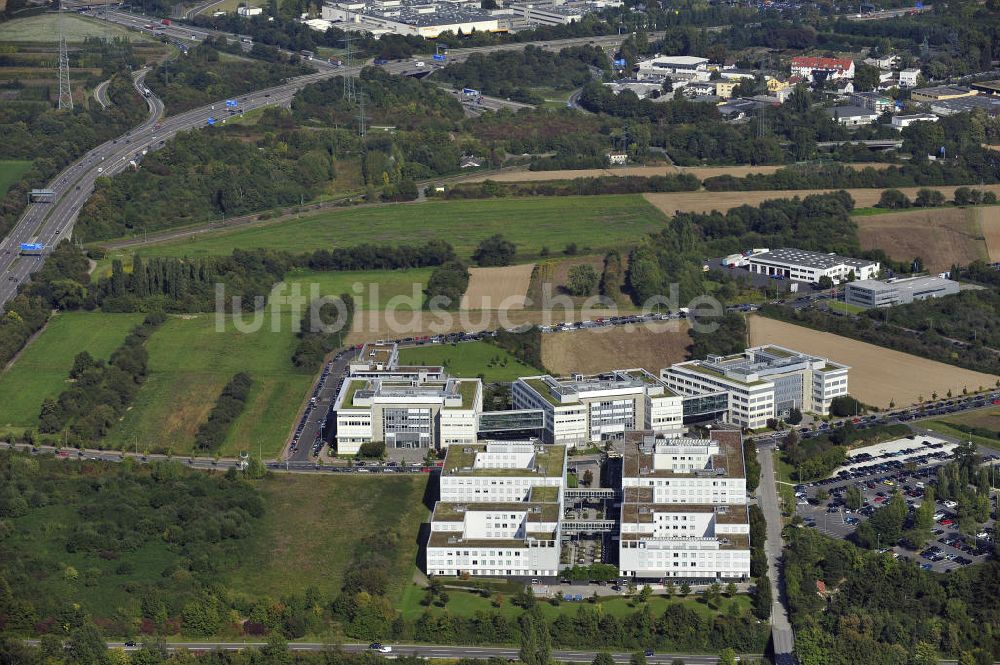 Luftaufnahme Frankfurt am Main - Büro- und Geschäftshausareal am Eschborner Dreieck in Frankfurt