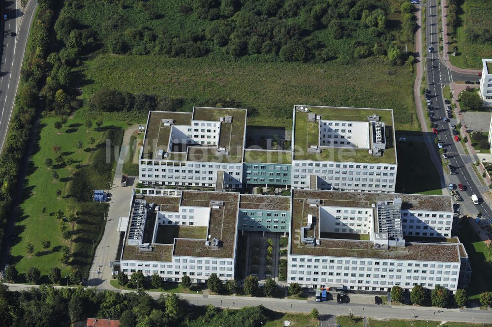 Frankfurt am Main von oben - Büro- und Geschäftshausareal am Eschborner Dreieck in Frankfurt