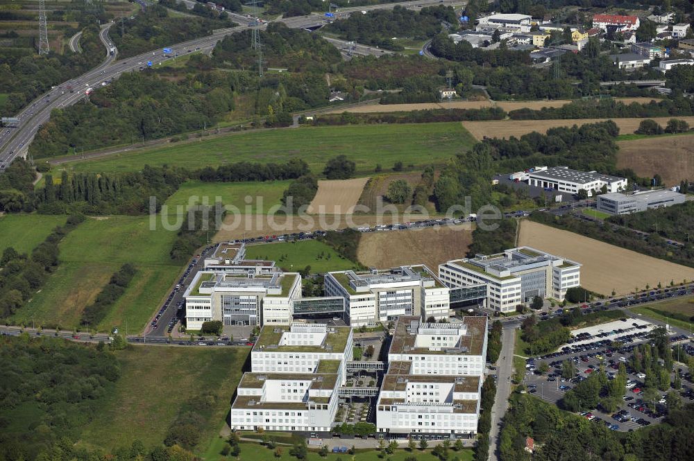 Luftaufnahme Frankfurt am Main - Büro- und Geschäftshausareal am Eschborner Dreieck in Frankfurt