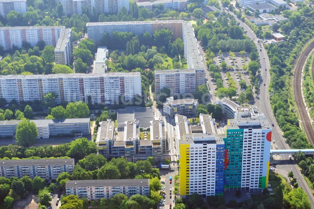 Luftaufnahme Berlin - Büro- und Geschäftshausareal Storkower Bogen der Jost Hurler Beteiligungs- und Verwaltungsgesellschaft GmbH an der Storkower Strasse in Berlin