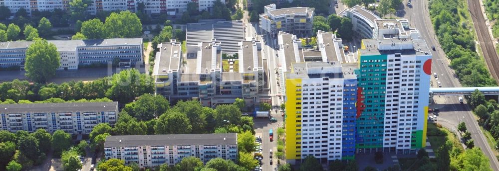 Berlin von oben - Büro- und Geschäftshausareal Storkower Bogen der Jost Hurler Beteiligungs- und Verwaltungsgesellschaft GmbH an der Storkower Strasse in Berlin