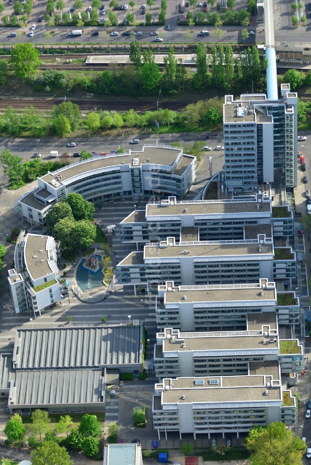 Luftbild Berlin - Büro- und Geschäftshausareal Storkower Bogen der Jost Hurler Beteiligungs- und Verwaltungsgesellschaft GmbH an der Storkower Strasse in Berlin