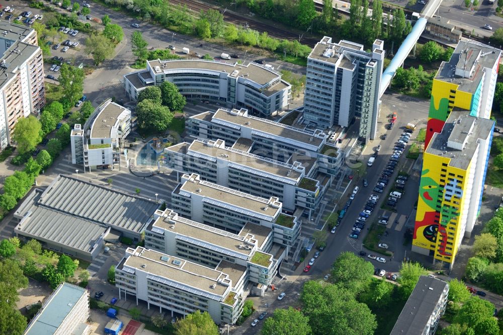 Berlin von oben - Büro- und Geschäftshausareal Storkower Bogen der Jost Hurler Beteiligungs- und Verwaltungsgesellschaft GmbH an der Storkower Strasse in Berlin