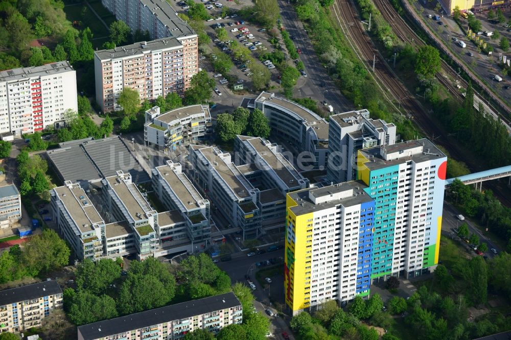 Berlin aus der Vogelperspektive: Büro- und Geschäftshausareal Storkower Bogen der Jost Hurler Beteiligungs- und Verwaltungsgesellschaft GmbH an der Storkower Strasse in Berlin