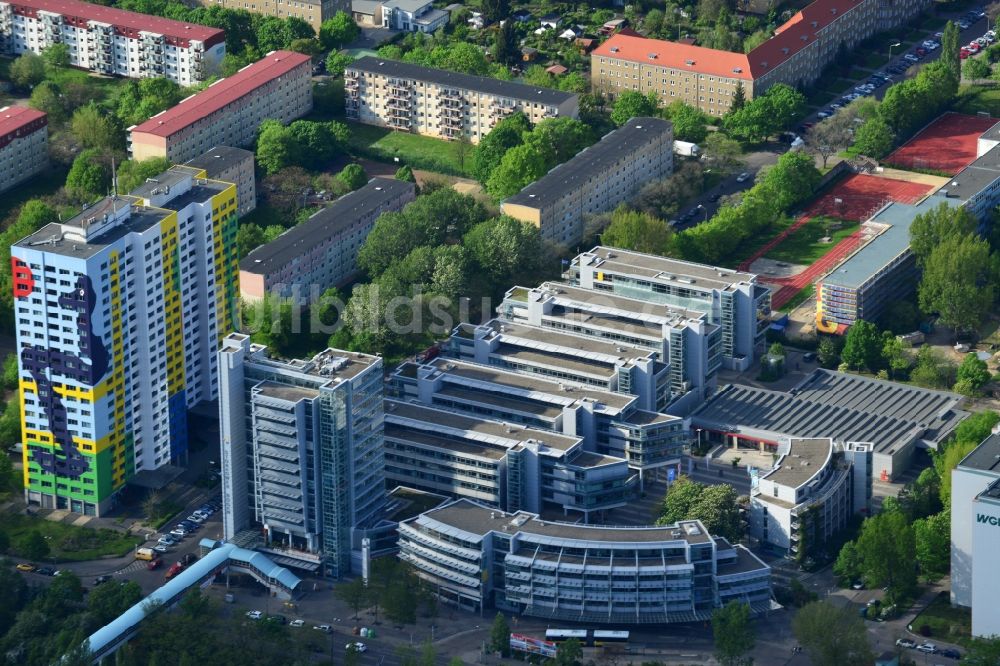 Luftaufnahme Berlin - Büro- und Geschäftshausareal Storkower Bogen der Jost Hurler Beteiligungs- und Verwaltungsgesellschaft GmbH an der Storkower Strasse in Berlin