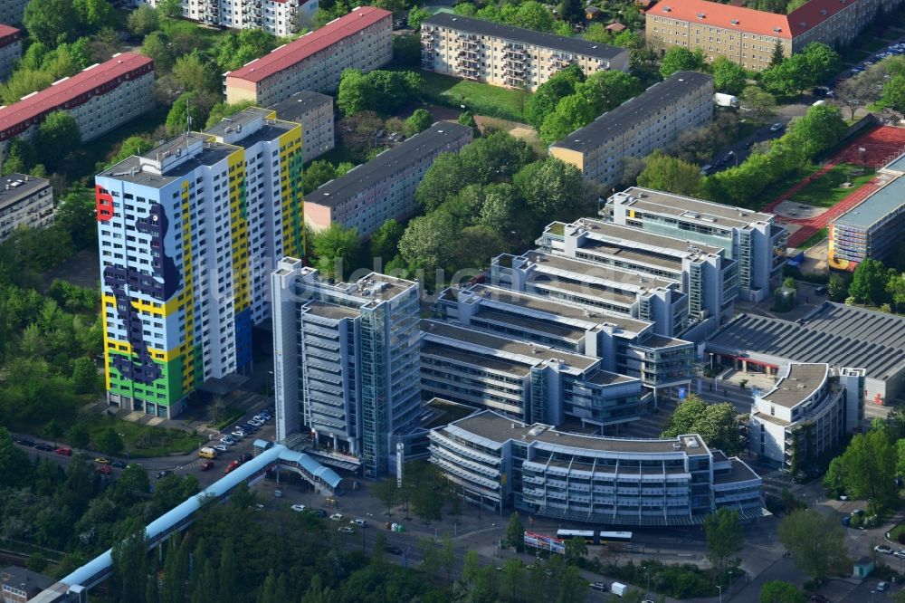 Berlin von oben - Büro- und Geschäftshausareal Storkower Bogen der Jost Hurler Beteiligungs- und Verwaltungsgesellschaft GmbH an der Storkower Strasse in Berlin