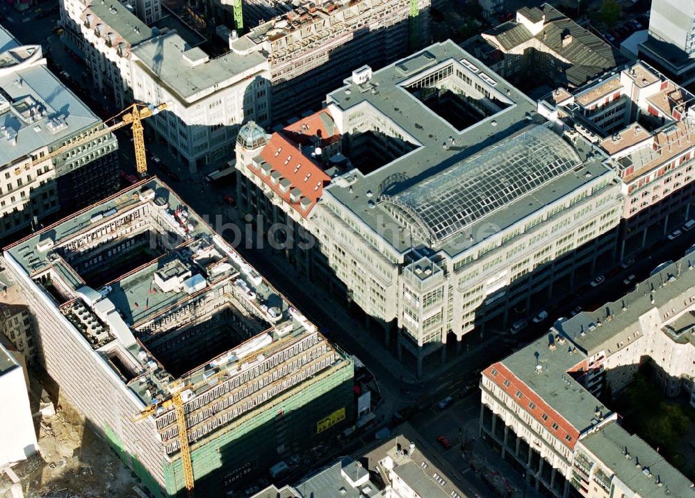 Luftbild Berlin - Büro- und Geschäftshausbau an der Friedrichstraße / Leipziger Straße in Berlin-Mitte.