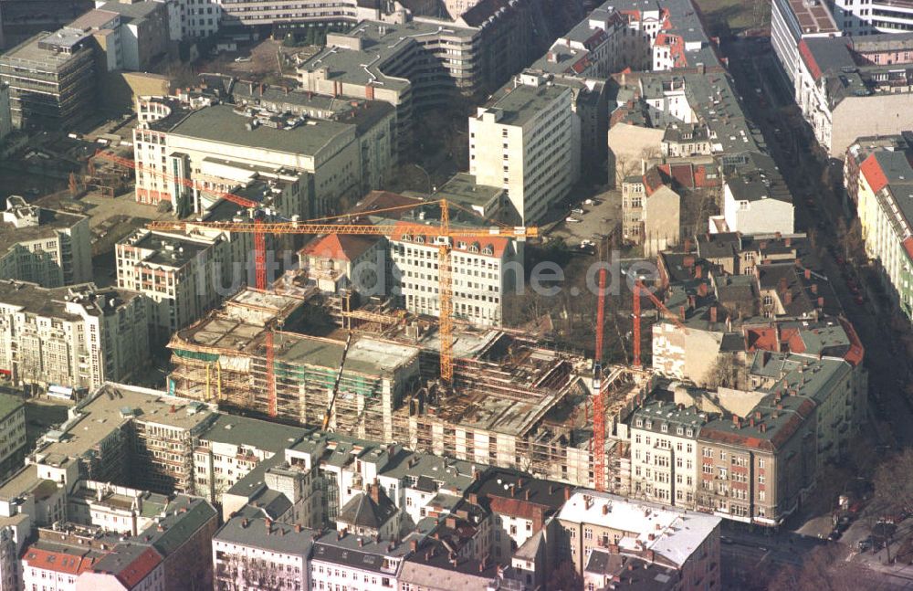 Berlin - Charlottenburg von oben - Büro- und Geschäftshausbau an der Kantstraße in Berlin - Charlottenburg.