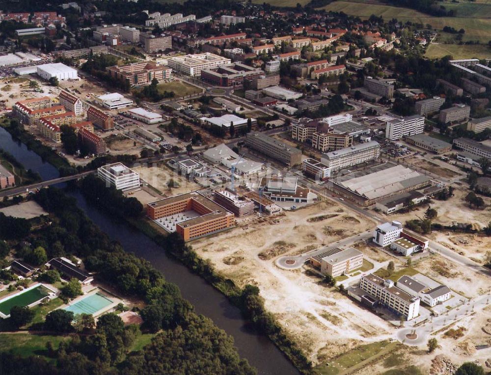 Teltow aus der Vogelperspektive: Büro- und Geschäftshausbau am Teltowkanal in Teltow 18.09.1997