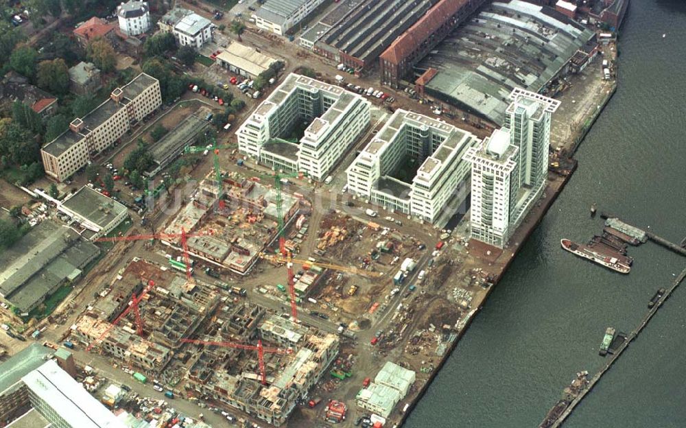 Luftbild Berlin - Treptow - Büro- und Geschäftshausbau Treptower an der Elsenbrücke in Berlin-Treptow 14.10.1997